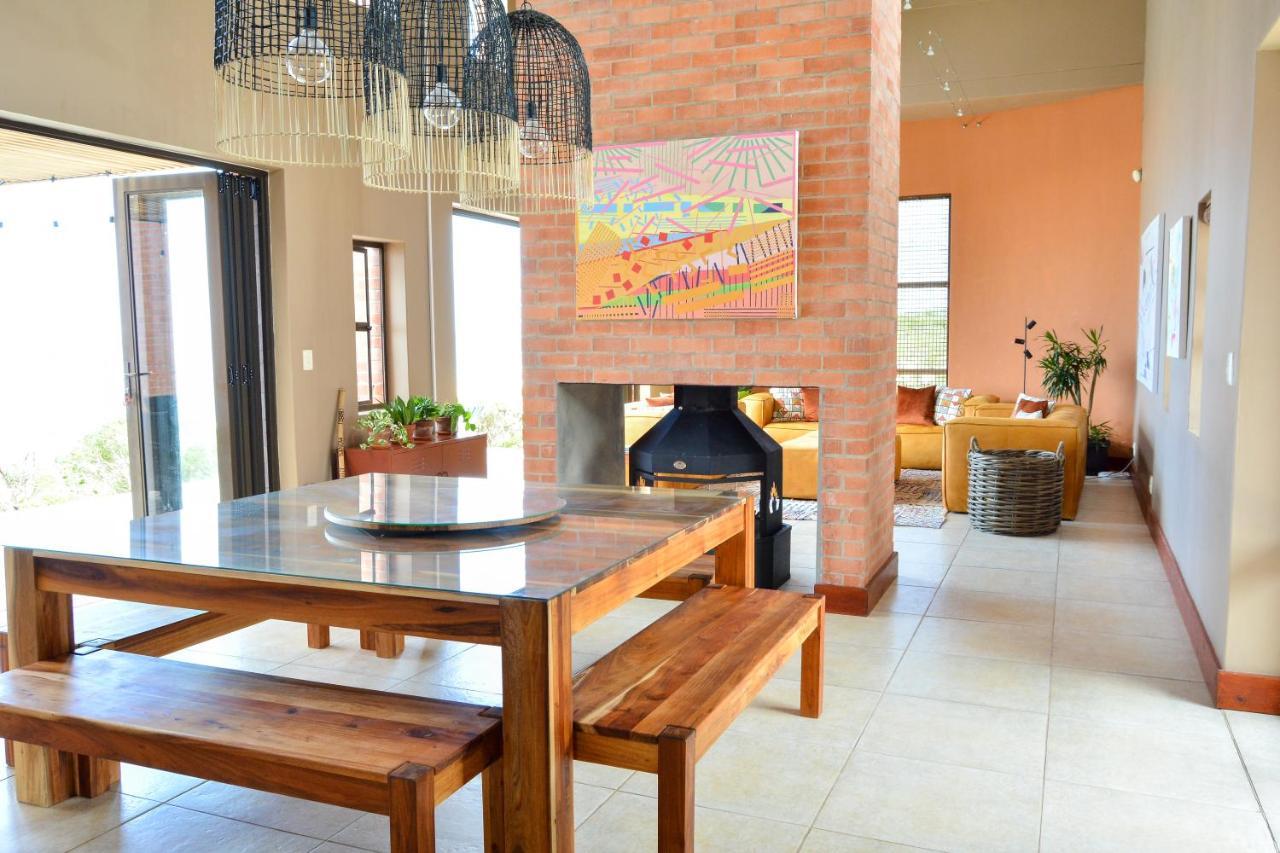 4 Zwaan Jeffreys Bay